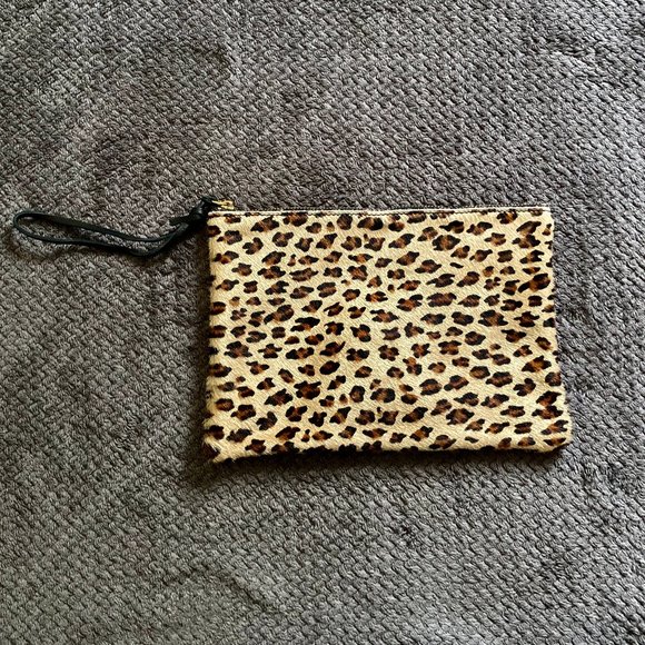 ZARA HOME NEW POUCH in printed real cow Fur Hight 6 1/2" x Wide 9 1/4" TAN - Picture 1 of 1